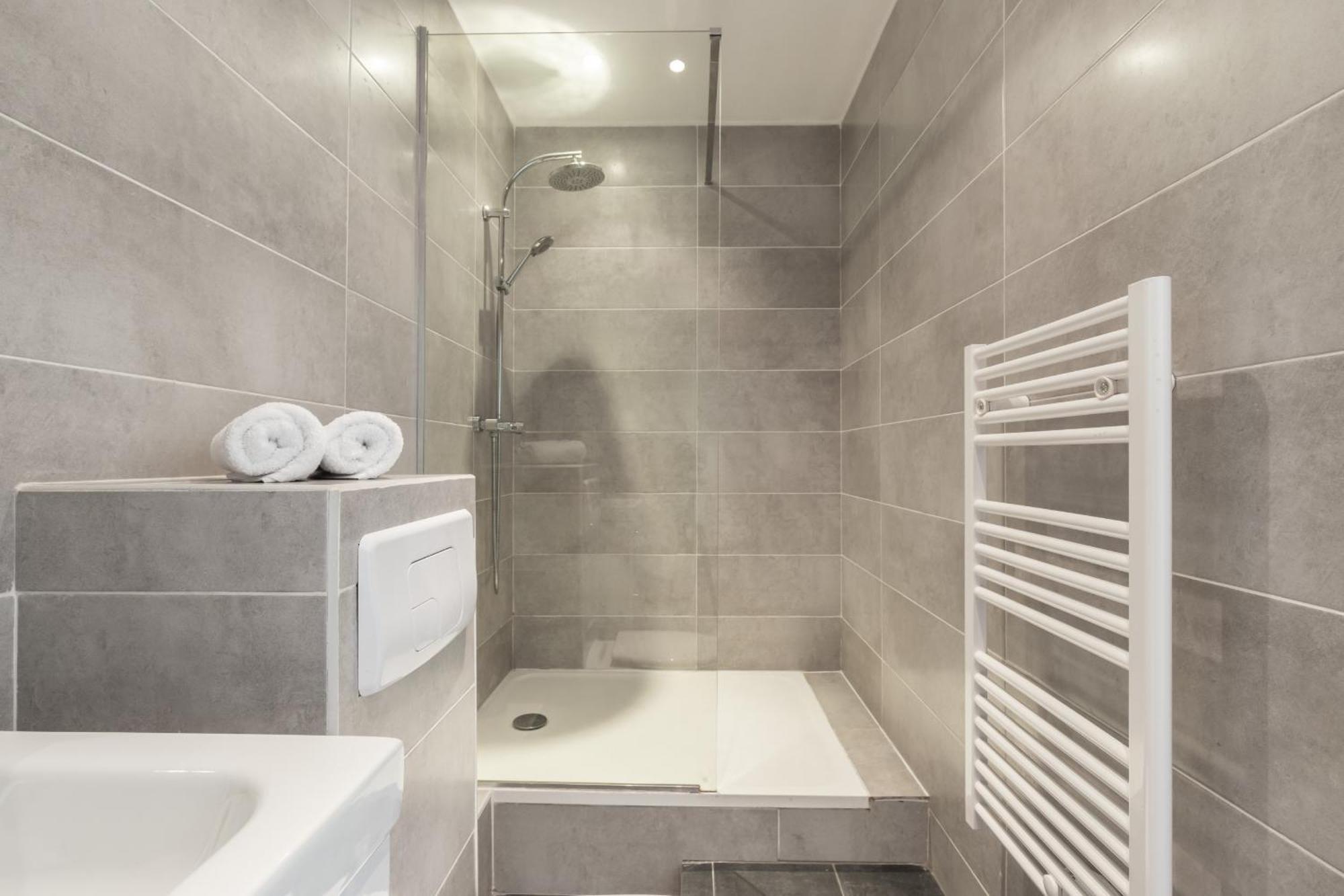 ניס Magenta Square Central 1 Bdr With Ac מראה חיצוני תמונה